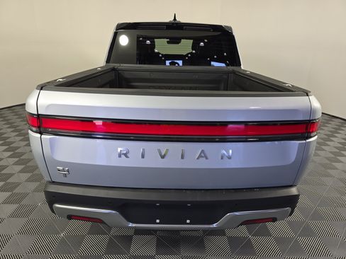 Used 2024 Rivian R1T Adventure Dual AWD/4WD image 4