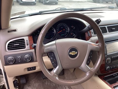 Used 2012 Chevrolet Suburban LTZ AWD/4WD image 17