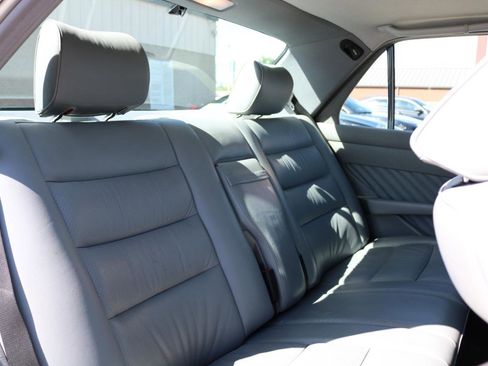 Used 1990 Mercedes-Benz 300 SE image 25
