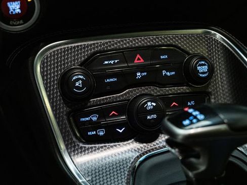 Used 2015 Dodge Challenger SRT Hellcat image 26