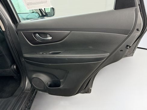 Used 2016 Nissan Rogue S AWD/4WD image 30