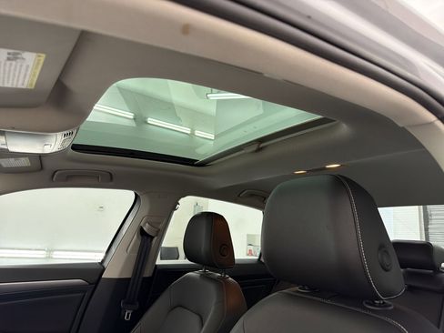 Used 2024 Volkswagen Jetta SE w/ Panoramic Sunroof Package FWD image 15