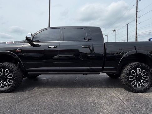 Used 2022 RAM 3500 Limited AWD/4WD image 3