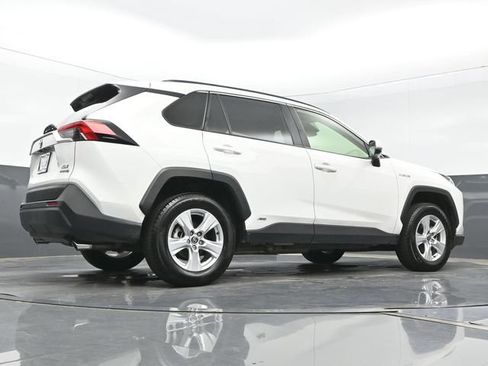 Used 2021 Toyota RAV4 XLE w/ Convenience Package AWD/4WD image 25