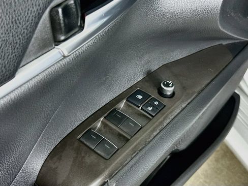 Used 2021 Toyota Camry XLE w/ Navigation Package FWD image 12