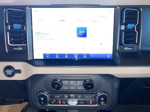 Used 2023 Ford Bronco Wildtrak image 11