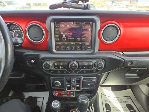 Used 2020 Jeep Gladiator Rubicon image 22