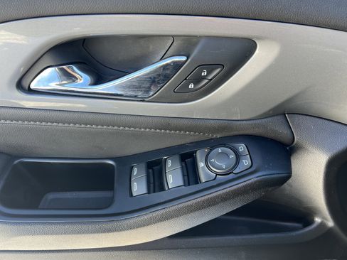 Certified 2023 Chevrolet Traverse LT w/ LPO, Floor Liner Package image 18