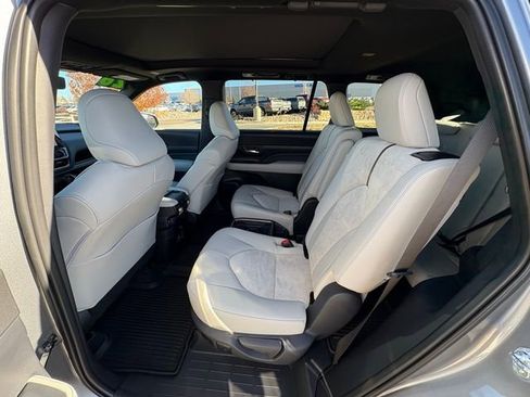 Used 2026 Toyota Grand Highlander AWD Hybrid image 30