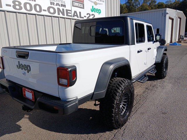 Used 2025 Jeep Gladiator Sport AWD/4WD image 3