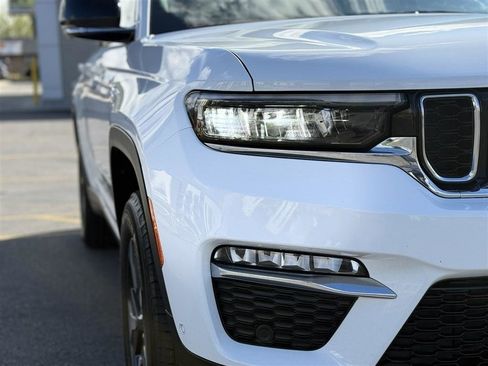 Used 2022 Jeep Grand Cherokee Limited 4xe w/ Luxury Tech Group II image 11