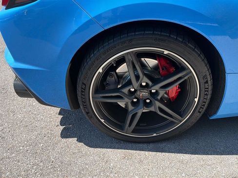 Used 2021 Chevrolet Corvette Stingray Premium Cpe w/ Z51 Performance Package image 8