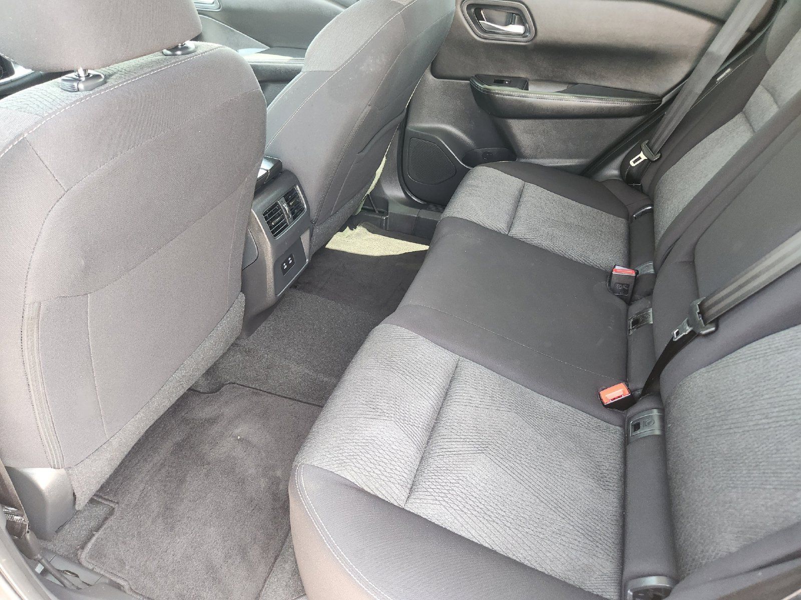 Used 2024 Nissan Rogue SV FWD image 30