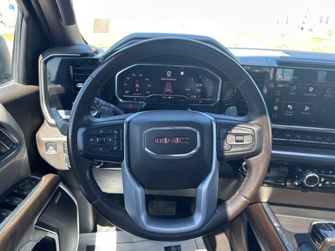 Used 2022 GMC Sierra 1500 SLT w/ SLT Premium Plus Package AWD/4WD image 9