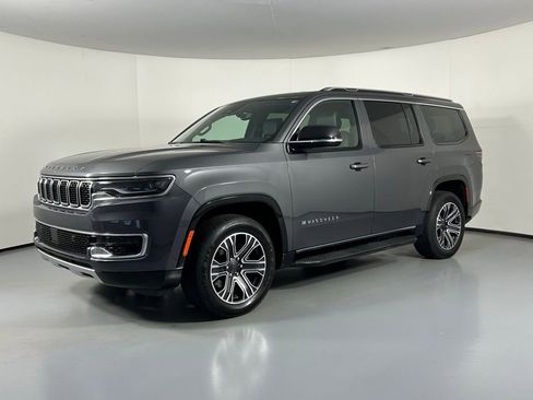 Used 2024 Jeep Wagoneer Series II w/ Flexible Seating Group image 3