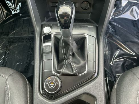 Used 2024 Volkswagen Taos SE image 17