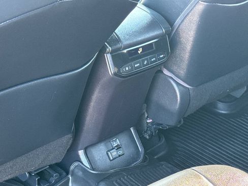 Used 2022 Toyota Highlander XSE AWD/4WD image 40