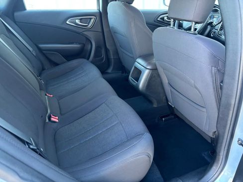 Used 2015 Chrysler 200 Limited w/ Convenience Group image 30