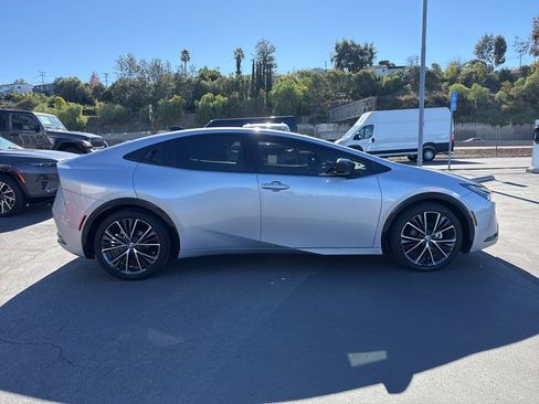 Used 2024 Toyota Prius XLE image 8