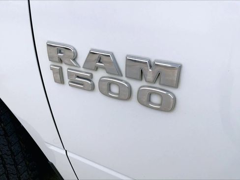 Used 2018 RAM 1500 Classic SLT image 31