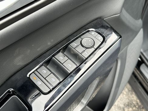 New 2026 Nissan Pathfinder SL image 29