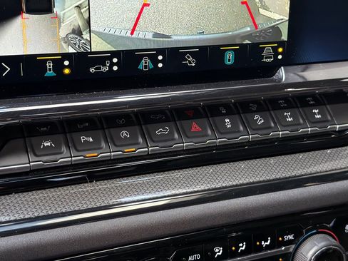 Used 2023 Chevrolet Silverado 1500 ZR2 w/ Technology Package image 30