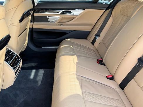 Used 2019 BMW 740i w/ Executive Package RWD image 28