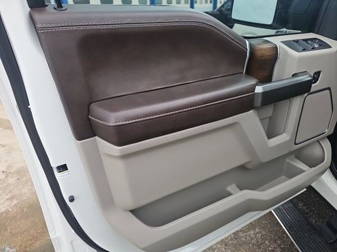 Used 2019 Ford F150 Limited w/ Trailer Tow Package image 14