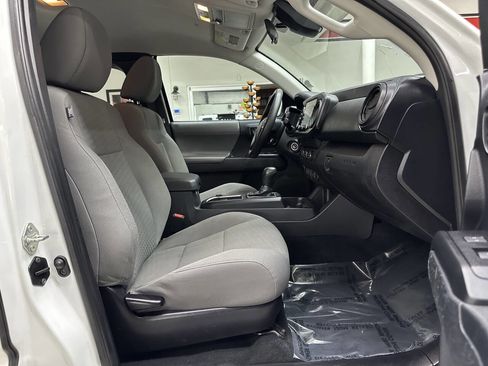Used 2020 Toyota Tacoma SR image 17