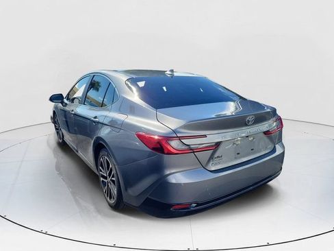 Used 2025 Toyota Camry XLE FWD image 5