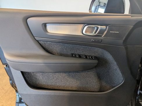 New 2026 Volvo XC40 B5 Ultra w/ Protection Package Premier image 8