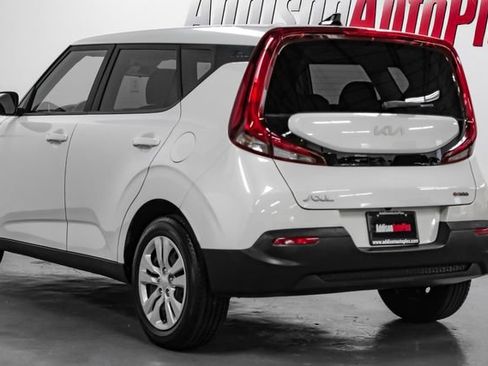 Used 2022 Kia Soul LX FWD image 12