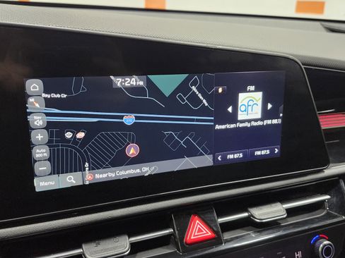 Used 2023 Kia Niro EX Touring image 6