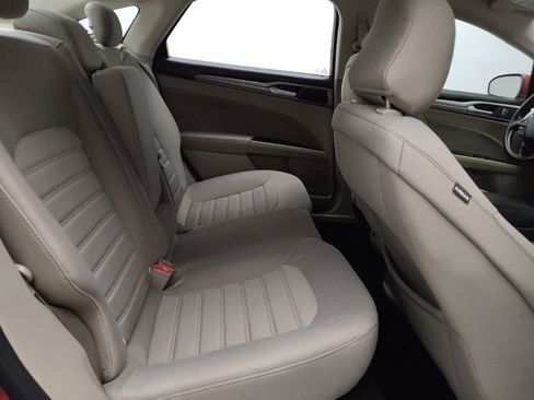 Used 2020 Ford Fusion SE image 19