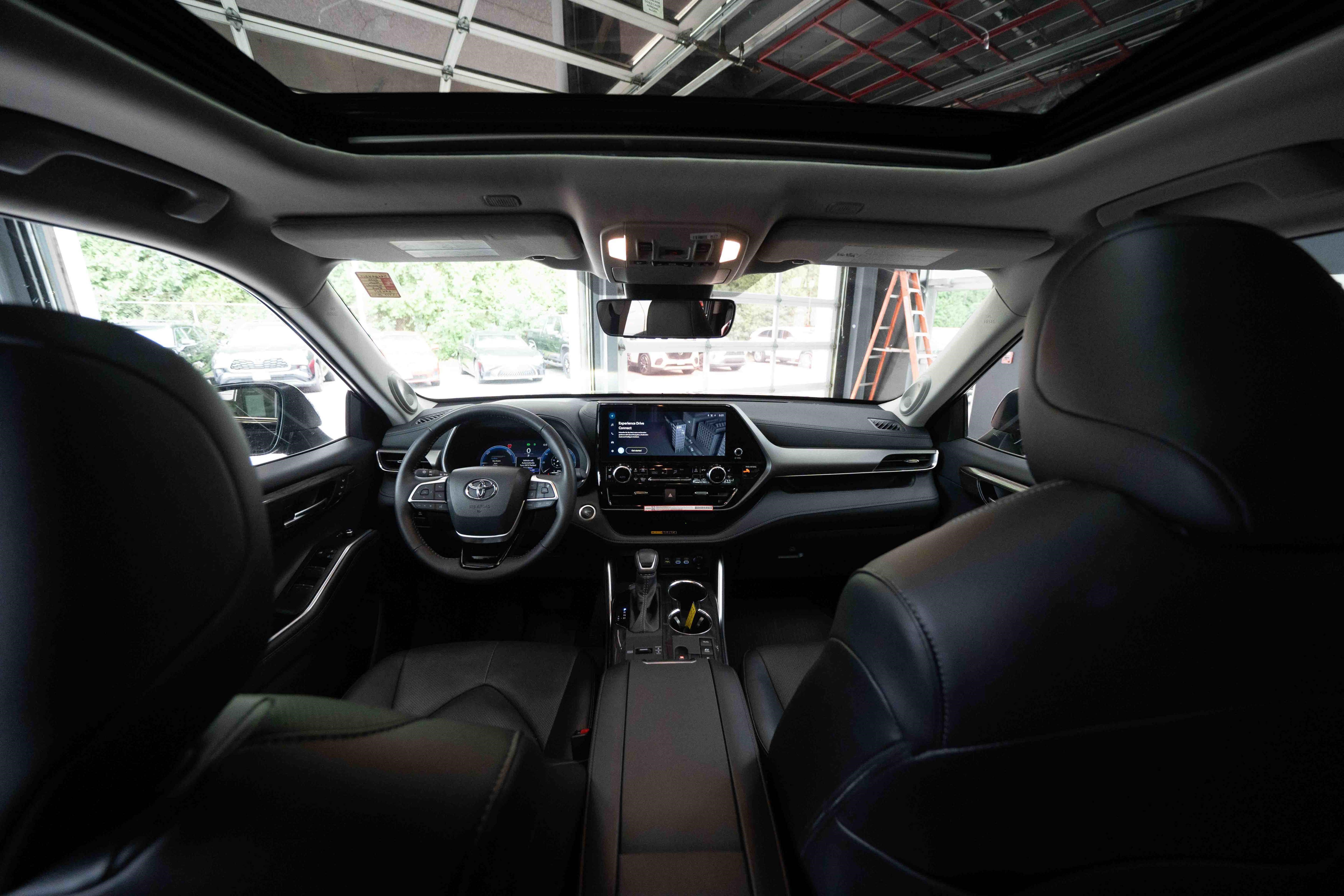 Used 2026 Toyota Highlander Limited AWD/4WD image 20