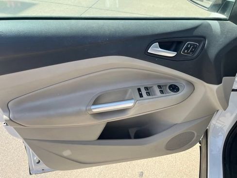 Used 2017 Ford Escape Titanium FWD image 10