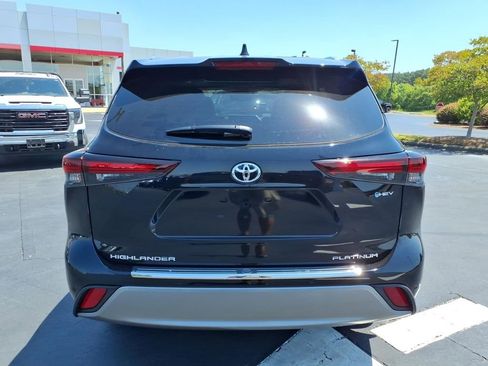 New 2026 Toyota Highlander Platinum AWD/4WD image 4