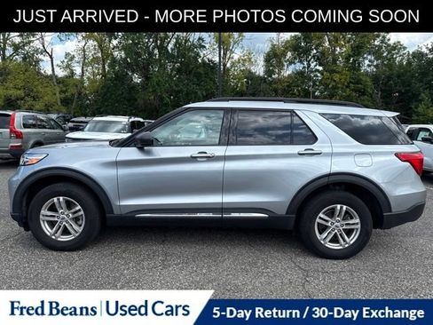 Used 2023 Ford Explorer XLT w/ Equipment Group 202A AWD/4WD image 4