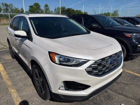 Used 2019 Ford Edge SEL w/ Equipment Group 201A AWD/4WD image 9