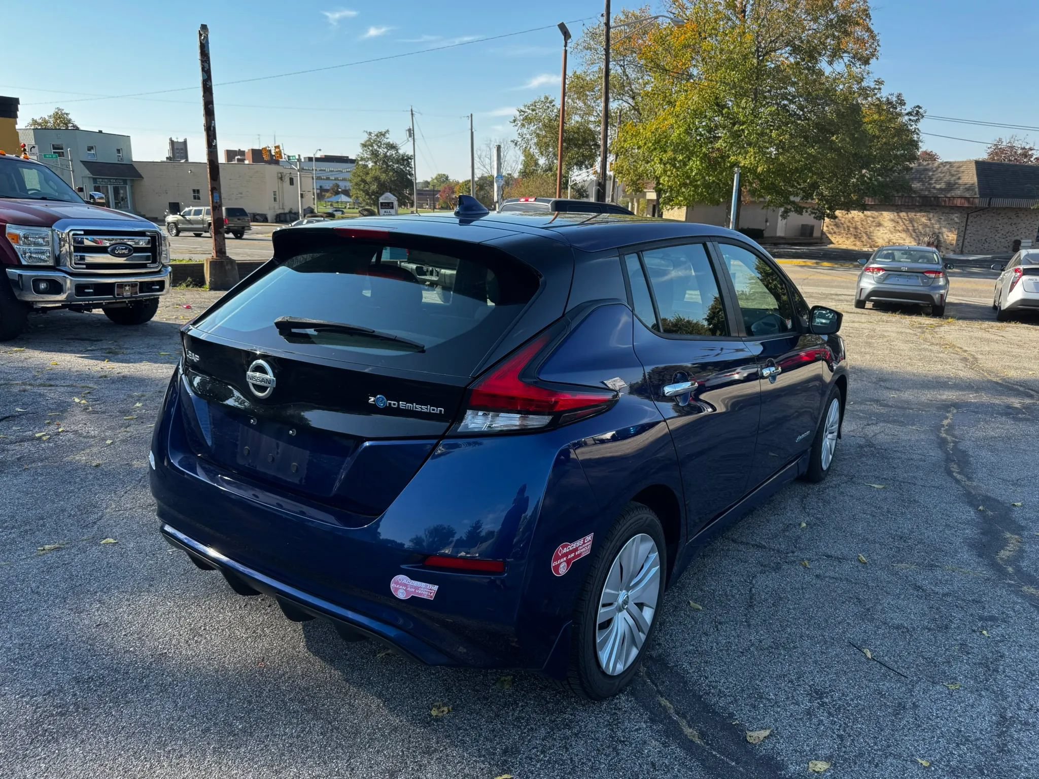 Used 2018 Nissan Leaf S w/ S Charge Package FWD image 4