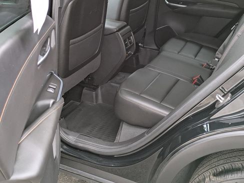Used 2022 Cadillac XT4 Sport w/ Enhanced Visibility Package AWD/4WD image 35