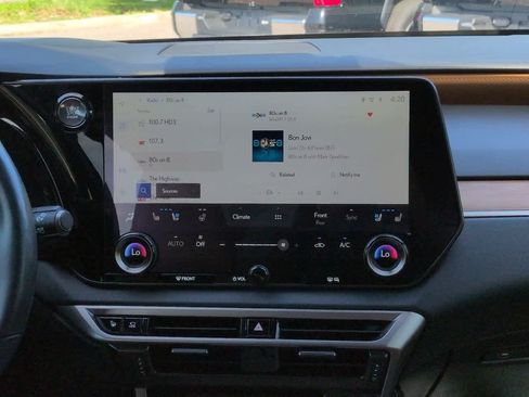 Used 2024 Lexus RX 350 Premium Plus w/ Convenience Package AWD/4WD image 17