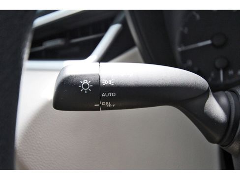 Used 2025 Toyota Corolla LE FWD image 21