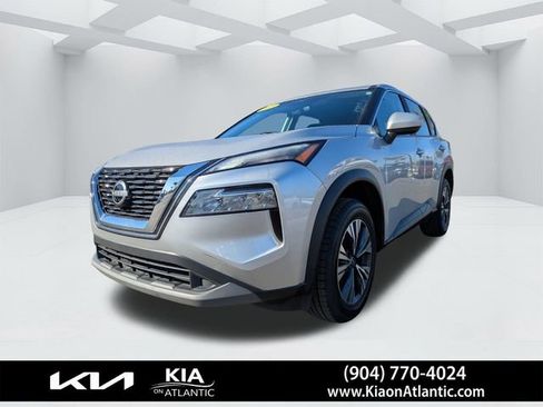 Used 2023 Nissan Rogue SV image 8