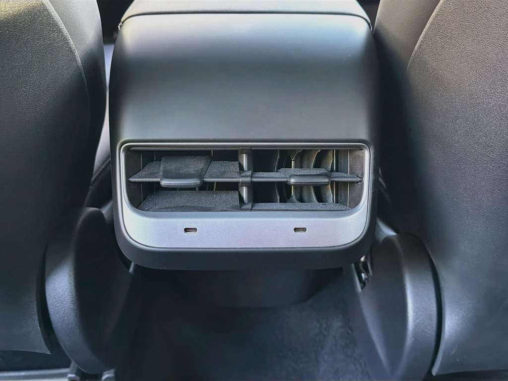 Used 2025 Tesla Model Y Long Range RWD image 24