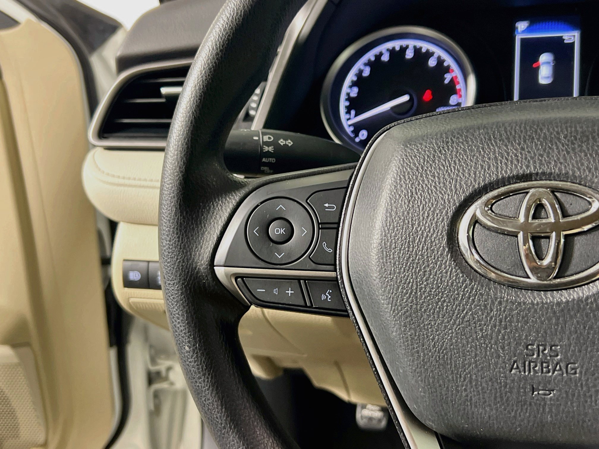 Used 2024 Toyota Camry LE w/ Convenience Package FWD image 18
