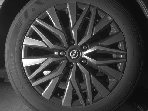 Used 2025 Nissan Altima 2.5 SV FWD image 15