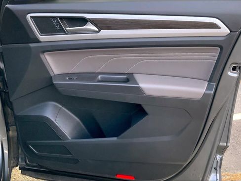 Used 2023 Volkswagen Atlas SE image 21