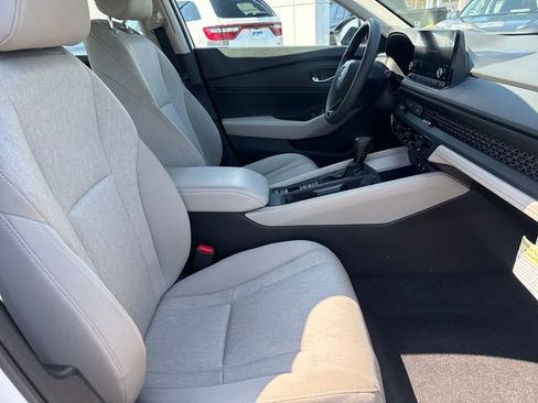 Used 2023 Honda Accord EX image 19
