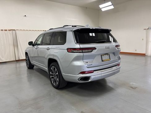 Used 2021 Jeep Grand Cherokee L Overland w/ Luxury Tech Group IV AWD/4WD image 6